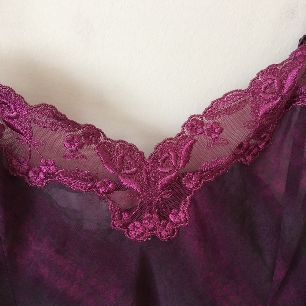 Victoria’s Secret intimates slip - Picture 3 of 8